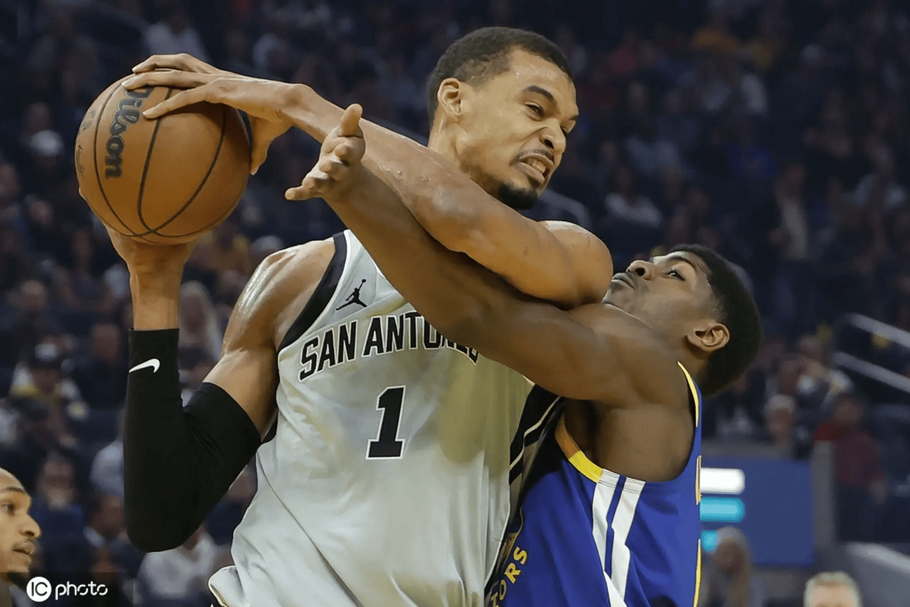 官方MVP榜：文班亚马继续榜首 SGA第二约基奇NO.3